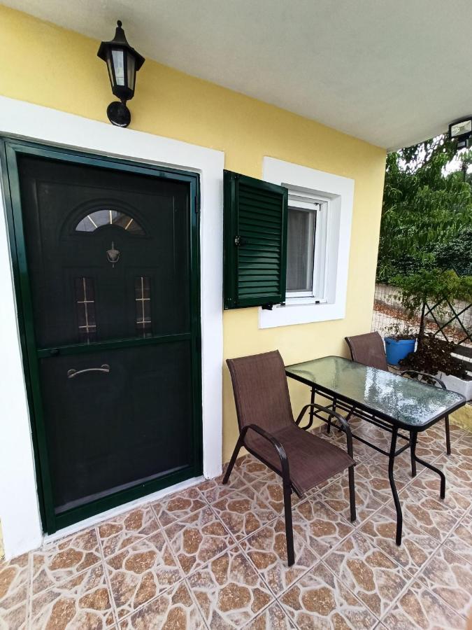 Dimitris House Petriti Apartment Exterior foto